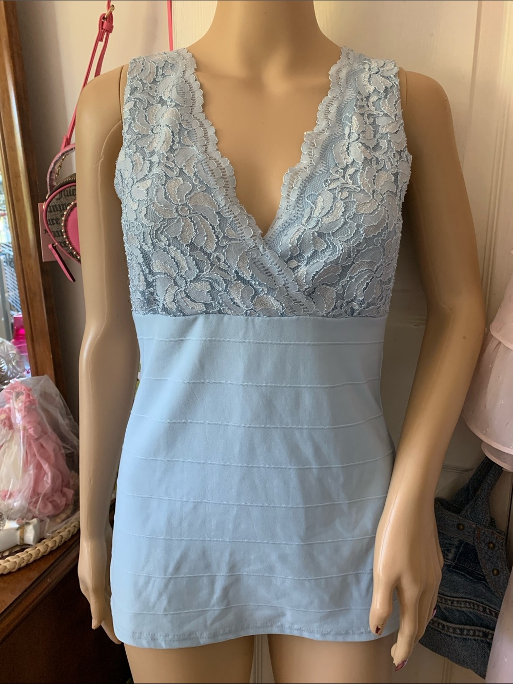 Powder blue lace sleeveless tank top tunic S
